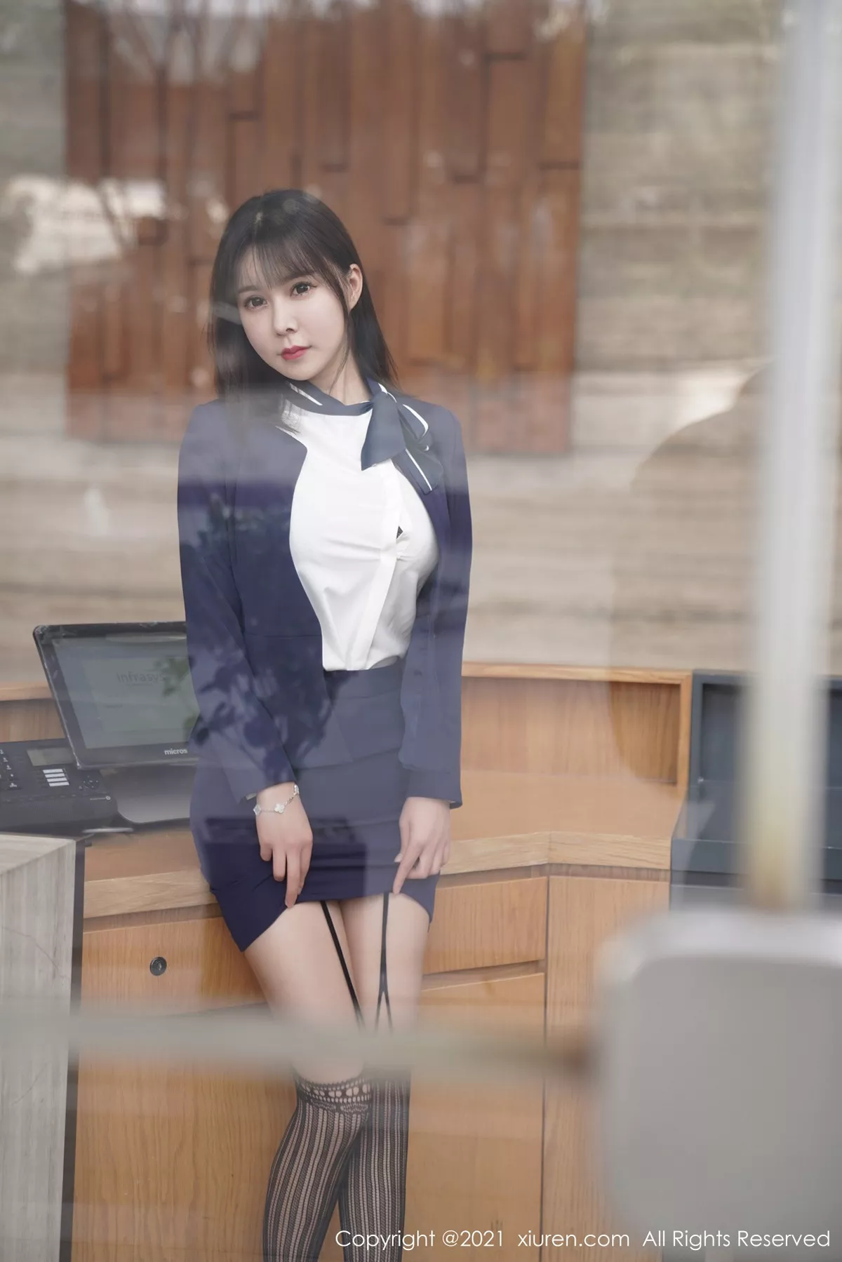 图片[25]-[XiuRen秀人网]第3221期晓鱼酱写真-秀人集